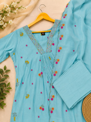 Elegant Embroidered Kurti with Pant Set